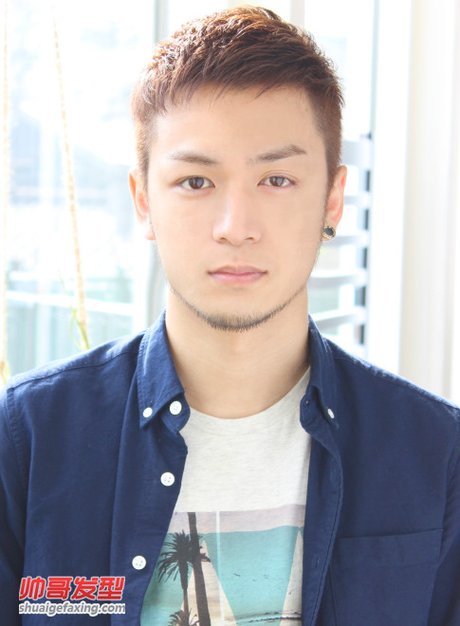 00后男生发型设计与脸型搭配 男生发型大全短发 青年男短发发型 男生