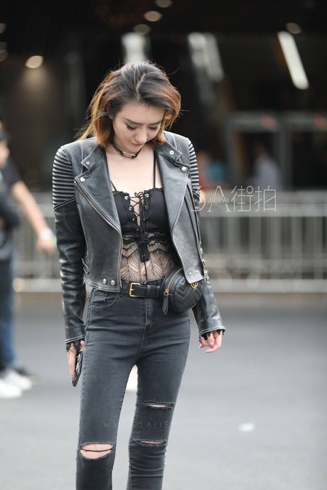 皮衣美女
