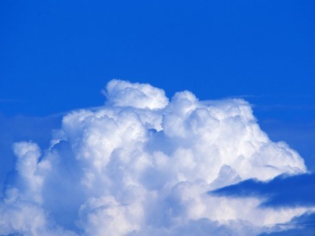 棉花般的白云 蓝天白云图片壁纸,蔚蓝天空-蓝天白云壁纸壁纸图片-风景