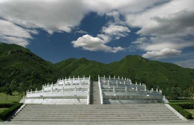 昌平兴寿除了桃峰陵园还有哪些知名陵园？