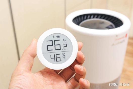 开空调用加湿器有用吗