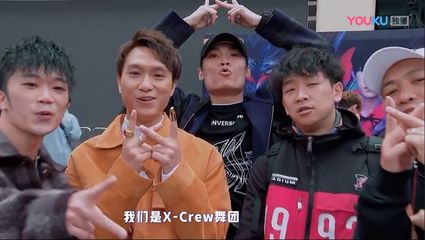 两个月的宝宝大口吐奶怎么回事