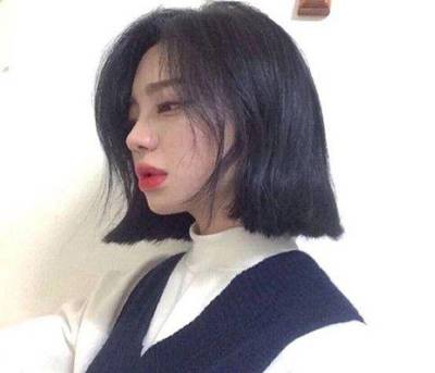 短刘海中分发型女