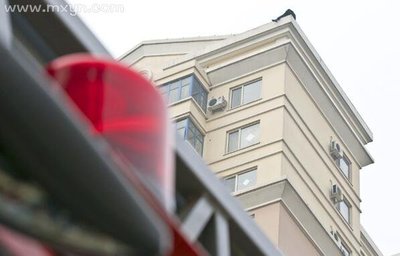 做梦梦见有人跳楼死了