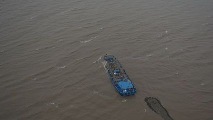 海尾船舶进水