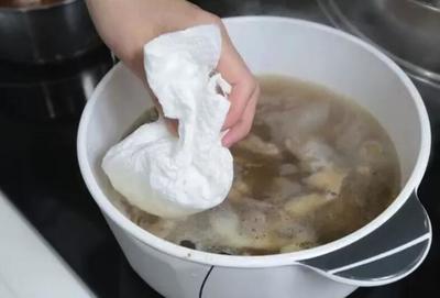 厨房油质怎样快速消除