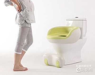 孕妇蹲厕所