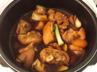 高压锅卤猪脚制作方法