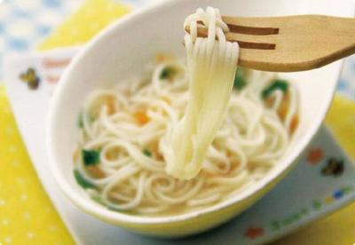 几个月能吃面条