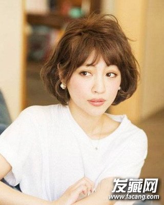 长刘海短发