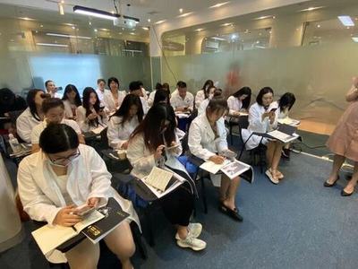 好的美容学校学费多少