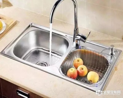 橱柜台面放锅变黑