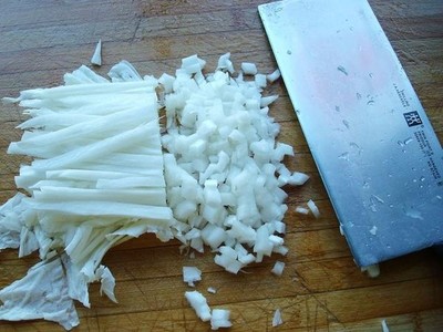 白菜肉包不出水制作方法