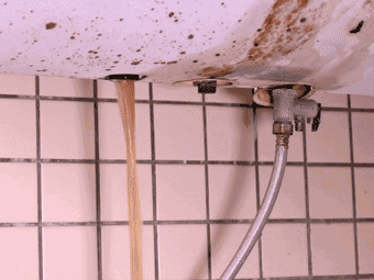 热水器里水臭怎么回事
