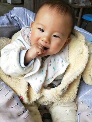 9个月宝宝不会坐正常吗