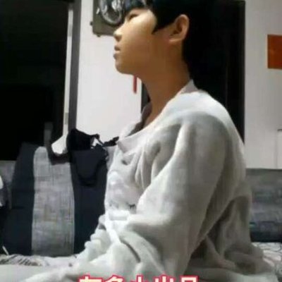 花子头发型男短发