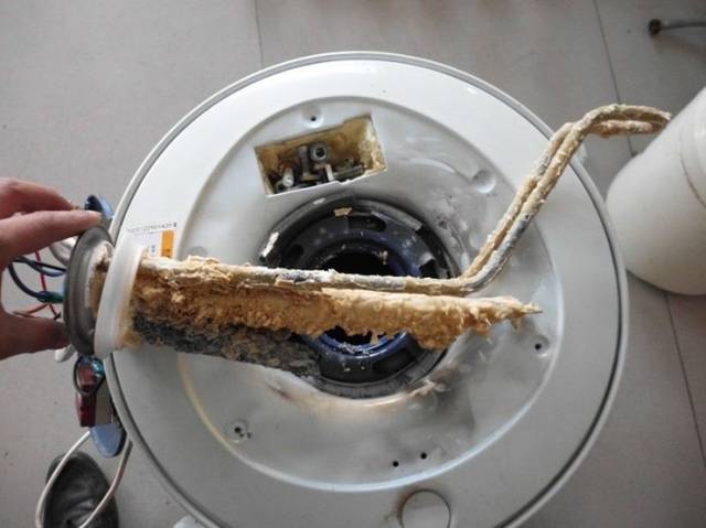 清洗电热水器水垢