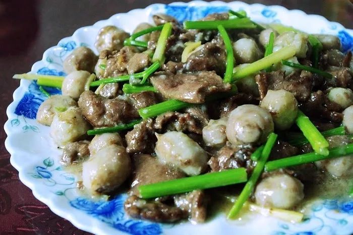 红烧酸菜芋子做法大全家常