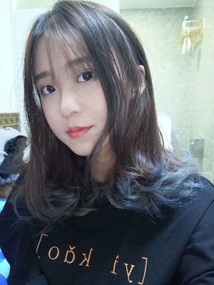 想把发尾的卷发剪掉