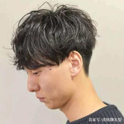 男生中发发型