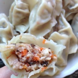 红萝卜香菇大肉饺子