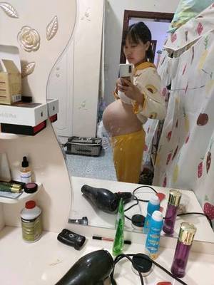 二胎怀孕40天小腹显怀