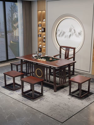 红胡桃色家具
