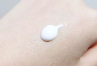 痘痘肌用什么脸部精华液
