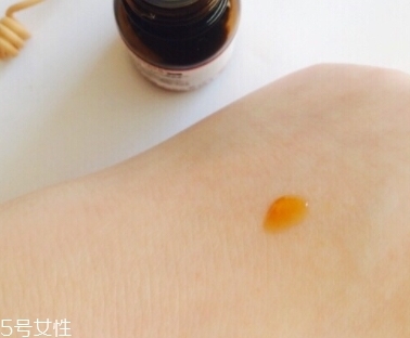 消炎水能擦痘痘吗