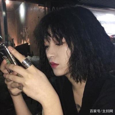 方便面烫发中长发