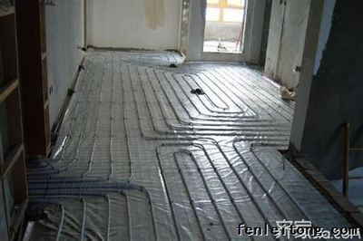 地板基层用整张毛地板铺设