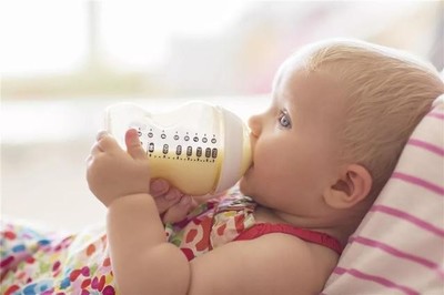 婴儿喝奶粉时候喝多少水
