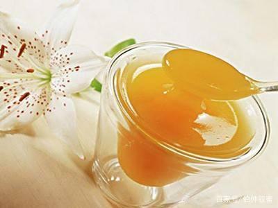 蜂蜜蛋清面粉面膜功效