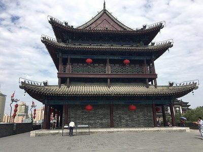 钟楼属于西安哪个区