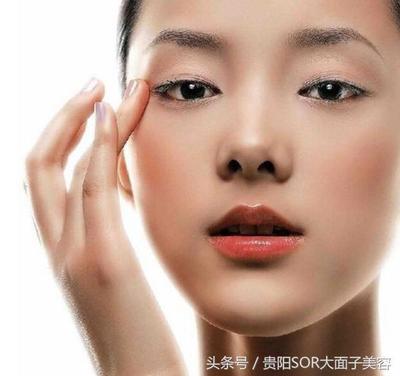 满脸痘痘用什么遮瑕膏