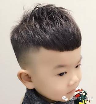 儿童两边铲发型