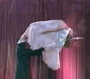 美女裙子飘起来真好看视频
