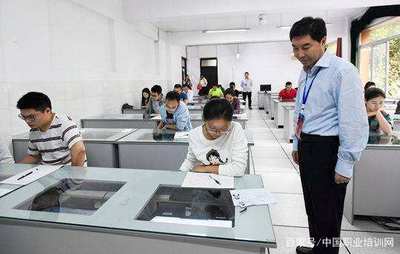司法考试报名地就是考试地吗