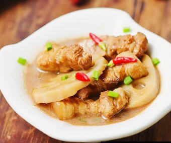 猪肉炖莲藕的做法
