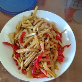 青椒炒鸡腿菇做法大全家常