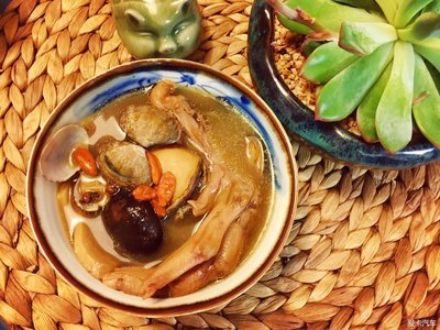 龙骨香菇煲汤
