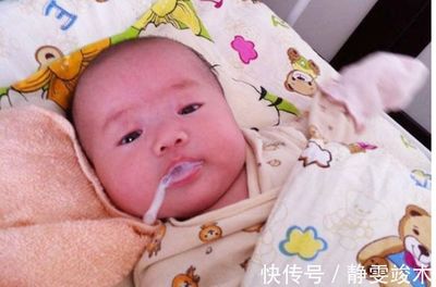宝宝喝奶粉吐
