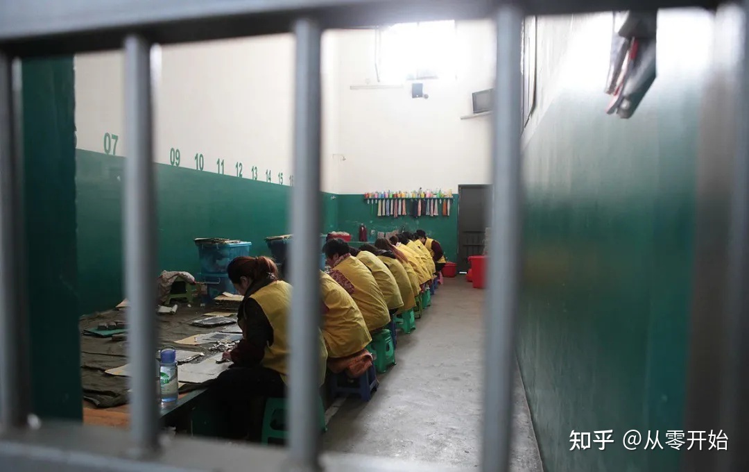 看守所晚上睡觉图片