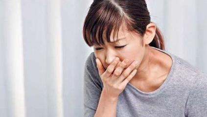 美女怀孕呕吐
