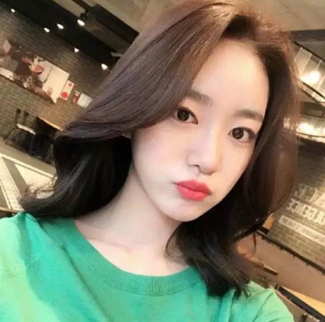 适合脖子短女生发型