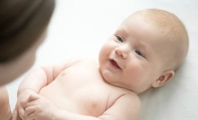 新生儿喝完奶一直打嗝