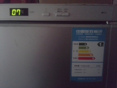 冰箱一个小时几度电