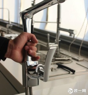 厨房水龙头安装图解