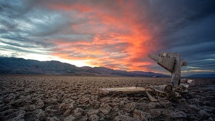 做梦自己和别人抬死人