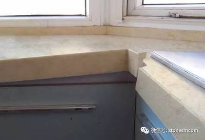 厨房石英石台面和墙缝隙
